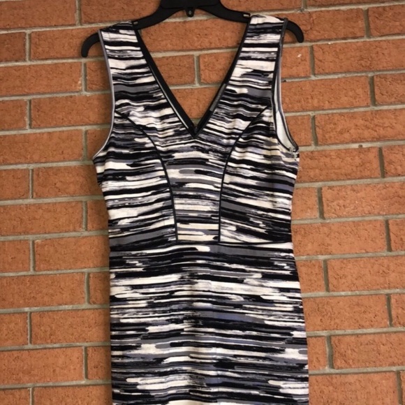 🖤TART COLLECTION🖤 VIERA V-NECK DRESS
$168🖤 - Picture 4 of 10